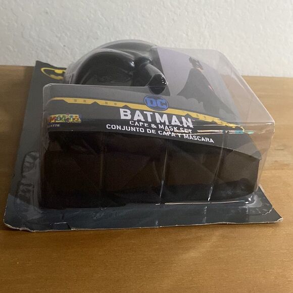 NEW Halloween Costume DC Batman Mask & Cape Set Dress up Superhero - Picture 4 of 7